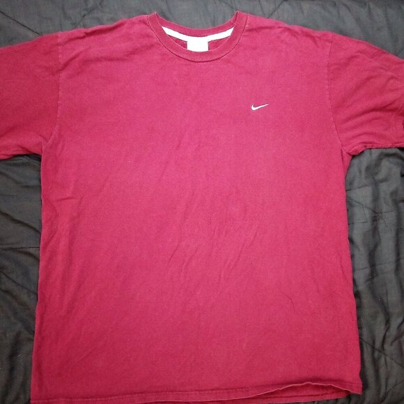 Vintage Y2K Nike Small Swoosh Embroidered T-Shirt - Picture 2 of 7